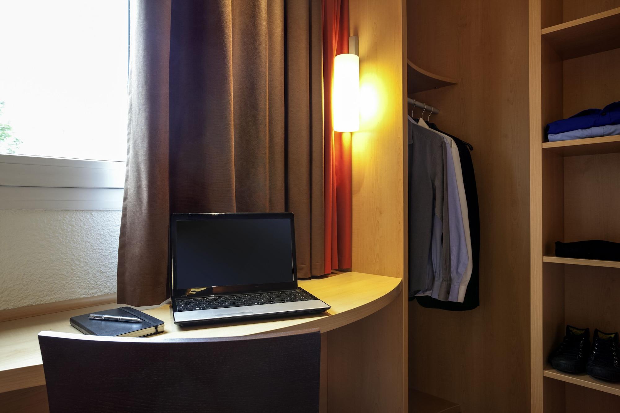 Ibis Beauvais Aeroport Hotel Exterior photo