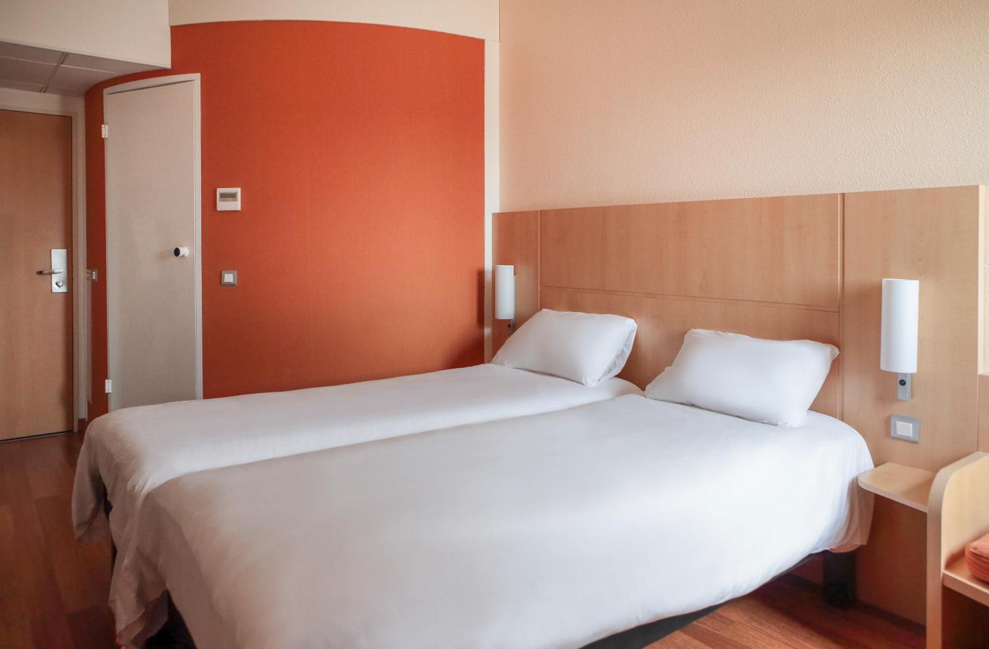 Ibis Beauvais Aeroport Hotel Exterior photo