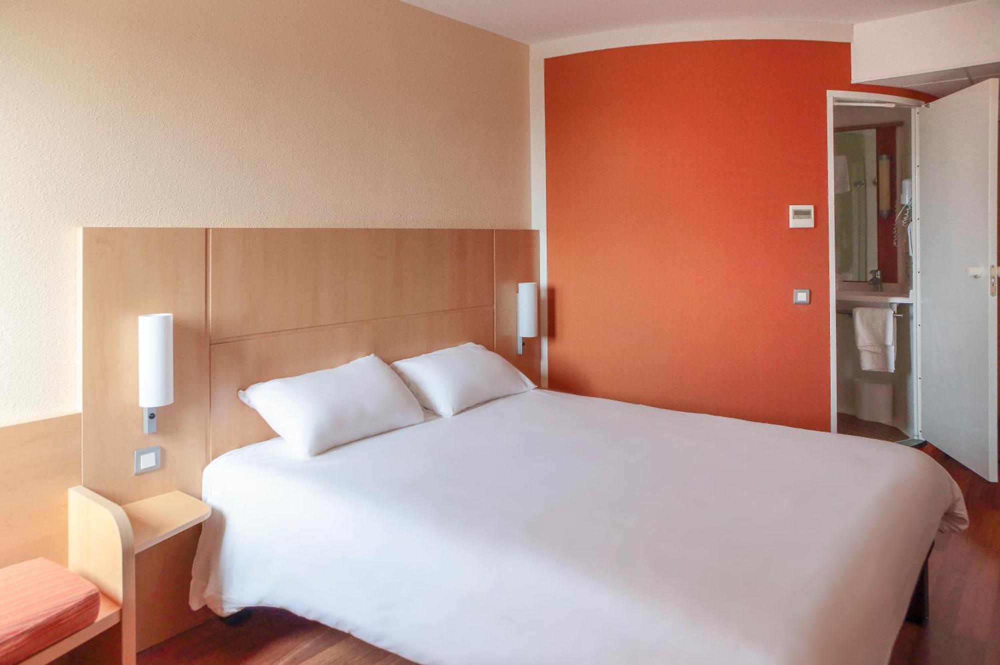 Ibis Beauvais Aeroport Hotel Exterior photo