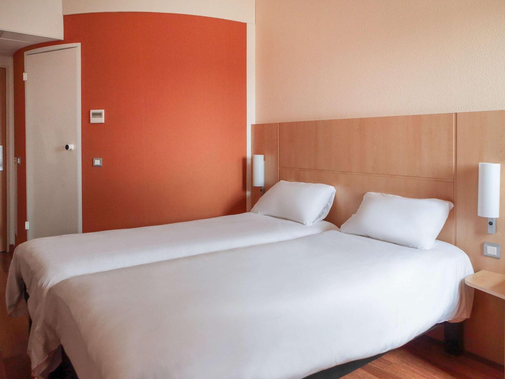 Ibis Beauvais Aeroport Hotel Exterior photo