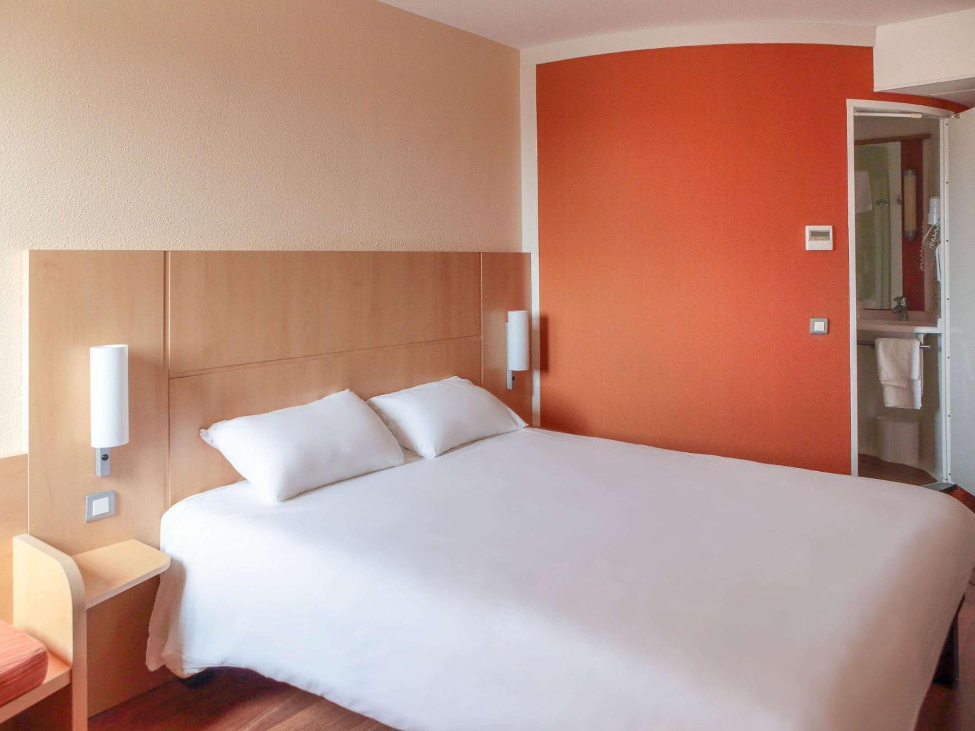 Ibis Beauvais Aeroport Hotel Exterior photo